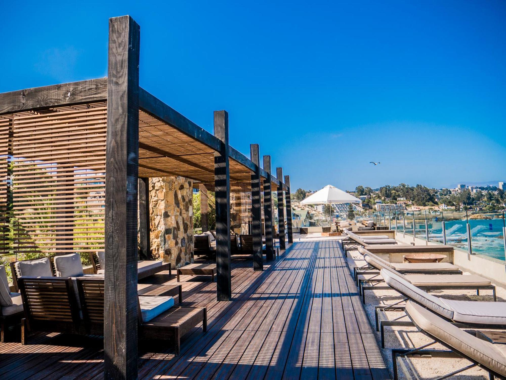 Radisson Blu Acqua Hotel & Spa كونكون المظهر الخارجي الصورة The rooftop pool at the Hilton Tel Aviv